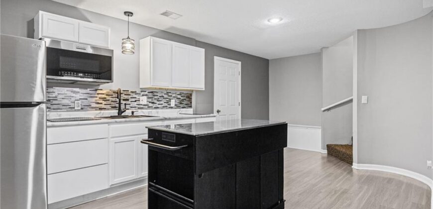 1703 NE 181st Terrace, Smithville, MO 64089