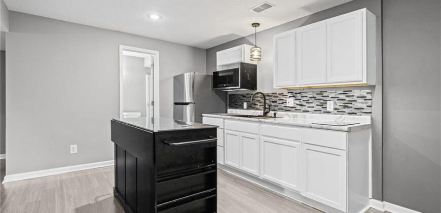 1703 NE 181st Terrace, Smithville, MO 64089