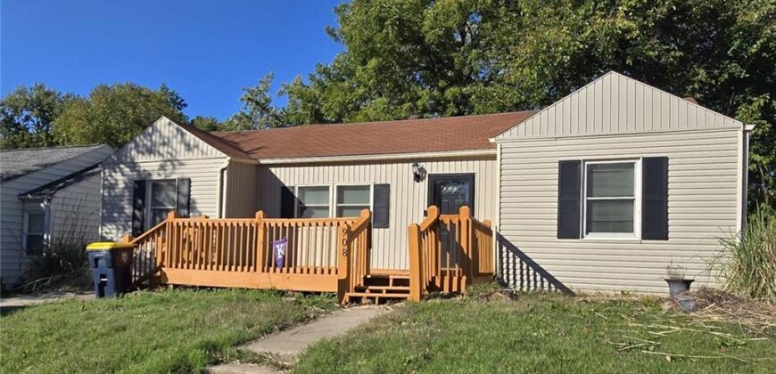908 NE 44th Terrace, Kansas City, MO 64116