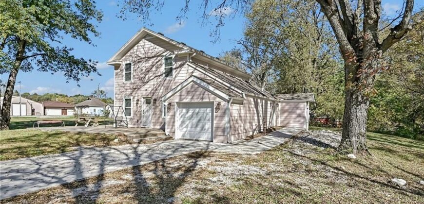 190 4th Street, Holt, MO 64048