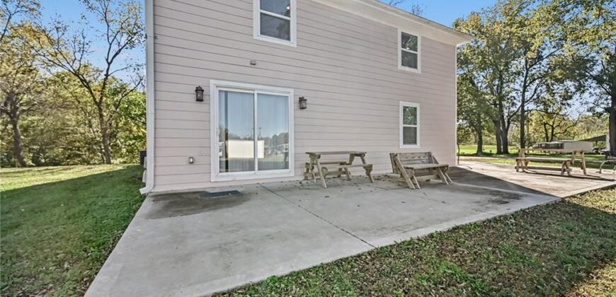 190 4th Street, Holt, MO 64048