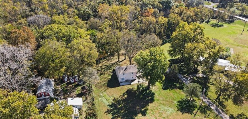 190 4th Street, Holt, MO 64048