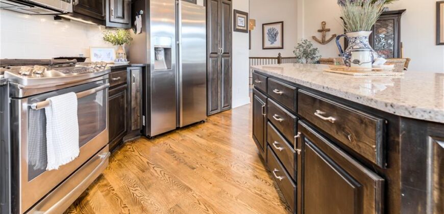 6186 Lime Stone Court, Parkville, MO 64152
