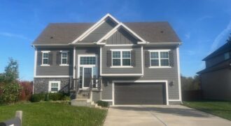 11611 N Crystal Avenue, Kansas City, MO 64156