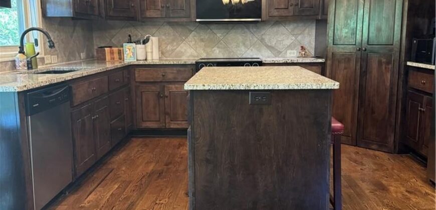 14250 NW 68th Street, Parkville, MO 64152