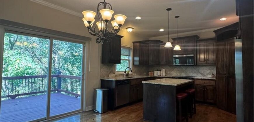 14250 NW 68th Street, Parkville, MO 64152