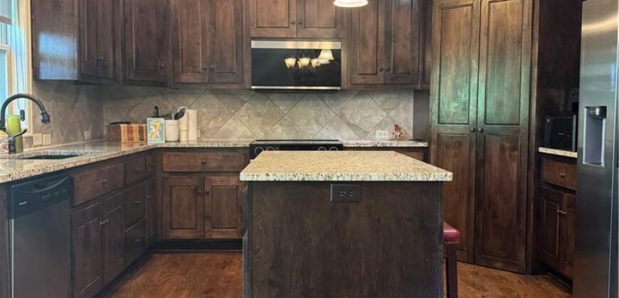 14250 NW 68th Street, Parkville, MO 64152