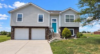 18308 Rock Ridge Street, Smithville, MO 64089