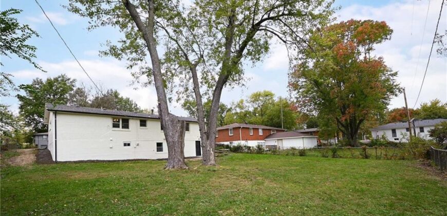 6813 N Tracy Avenue, Gladstone, MO 64118