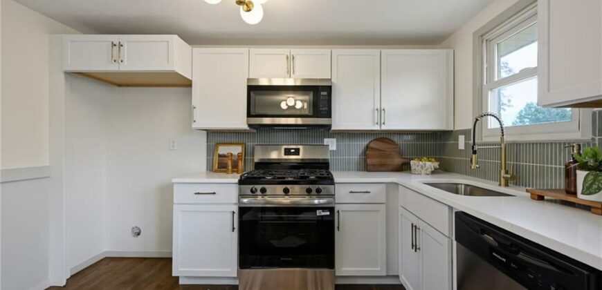 6813 N Tracy Avenue, Gladstone, MO 64118