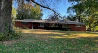 6305 NW Crystal Pool Drive, Platte Woods, MO 64151