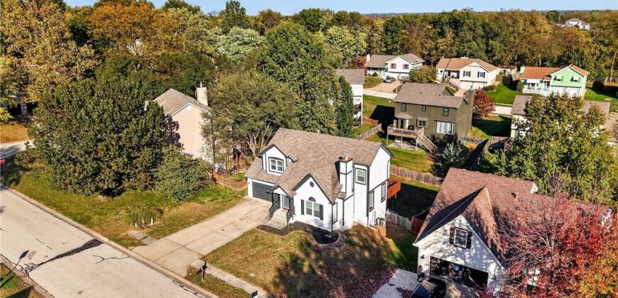 6529 NW Hidden Valley Road, Kansas City, MO 64152