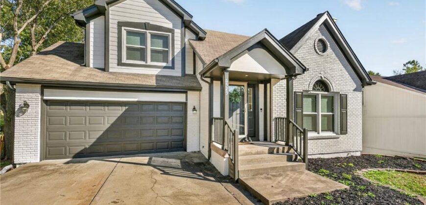 6529 NW Hidden Valley Road, Kansas City, MO 64152