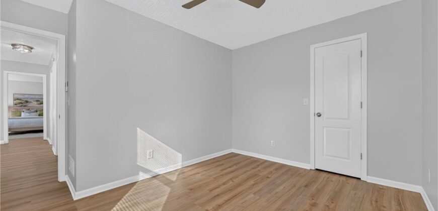 6529 NW Hidden Valley Road, Kansas City, MO 64152