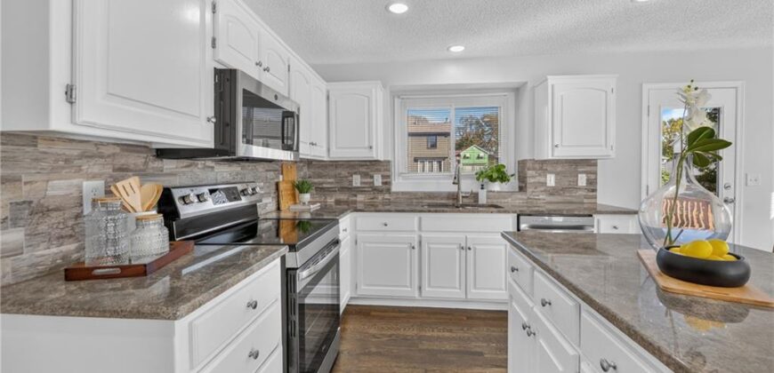 6529 NW Hidden Valley Road, Kansas City, MO 64152