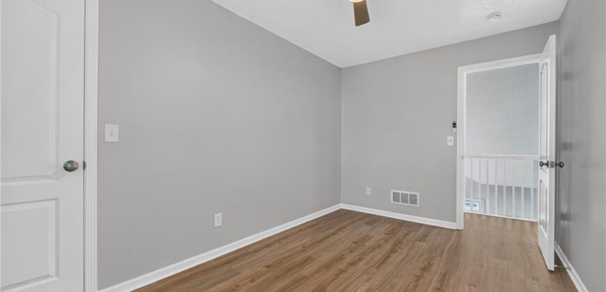 6529 NW Hidden Valley Road, Kansas City, MO 64152
