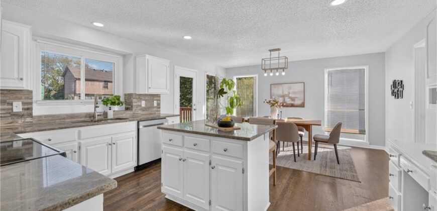 6529 NW Hidden Valley Road, Kansas City, MO 64152
