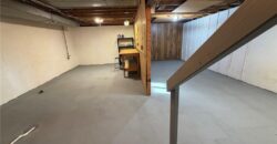 8421 NW 68th Street, Parkville, MO 64152