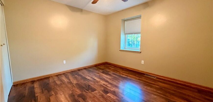 8421 NW 68th Street, Parkville, MO 64152