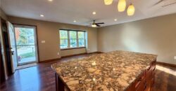 8421 NW 68th Street, Parkville, MO 64152