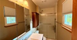 8421 NW 68th Street, Parkville, MO 64152
