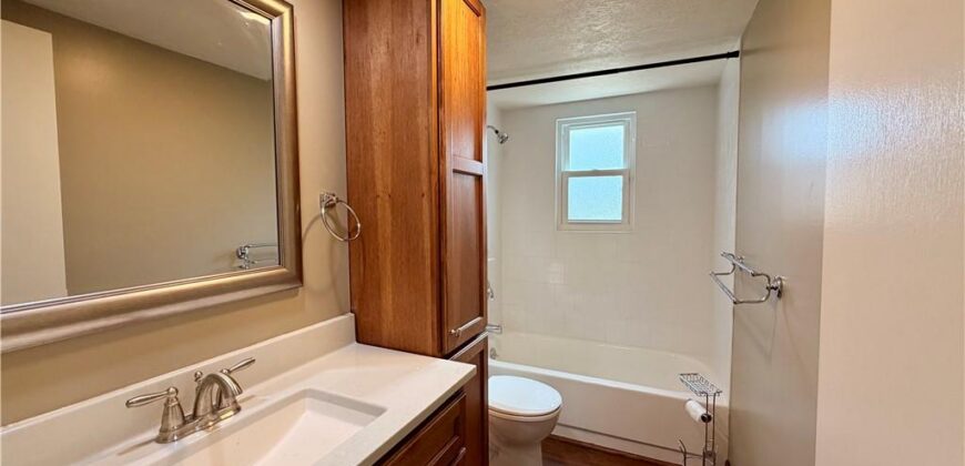 8421 NW 68th Street, Parkville, MO 64152