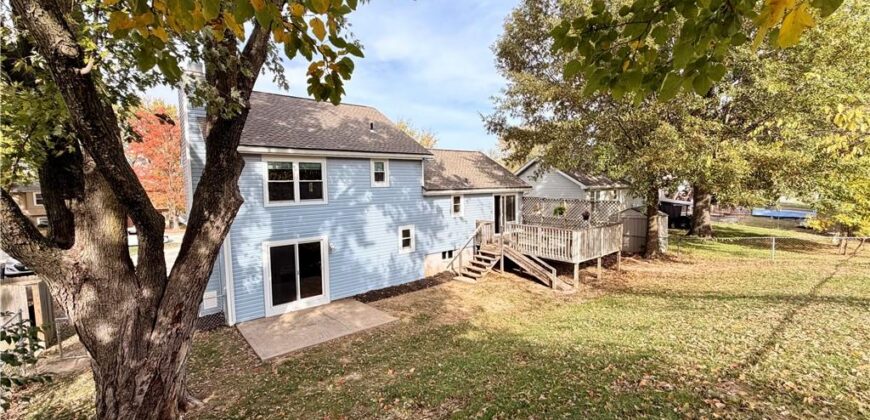 8421 NW 68th Street, Parkville, MO 64152