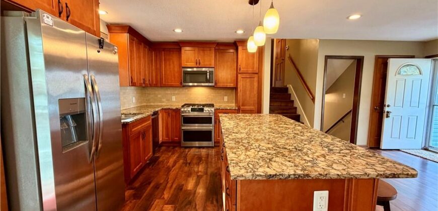 8421 NW 68th Street, Parkville, MO 64152