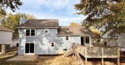 8421 NW 68th Street, Parkville, MO 64152