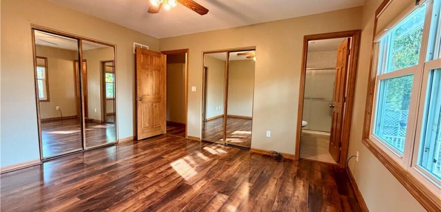 8421 NW 68th Street, Parkville, MO 64152