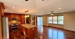 8421 NW 68th Street, Parkville, MO 64152