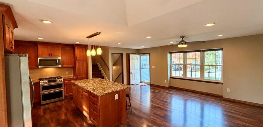 8421 NW 68th Street, Parkville, MO 64152