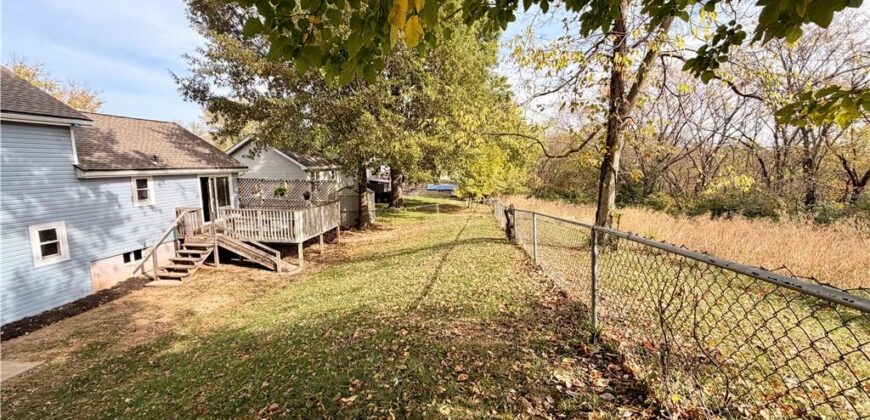 8421 NW 68th Street, Parkville, MO 64152